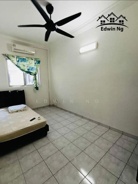 Apartment for Sale at The Ocean View (Bandar Sri Pinang) - Edwin Ng - Bedroom - PropertyGuru.com.my