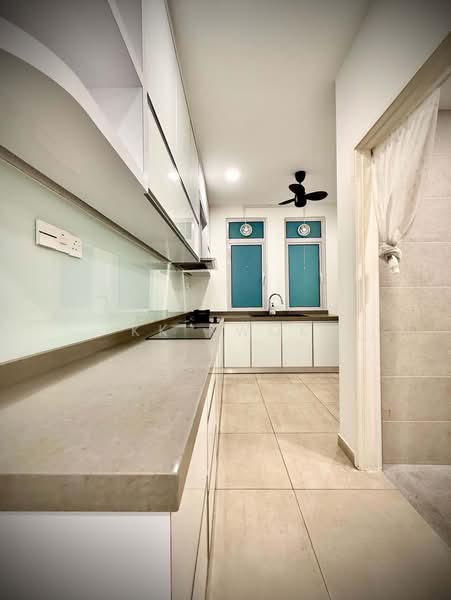 Condominium for Sale at 10 Island Resort - KK Kwok - Kitchen - PropertyGuru.com.my