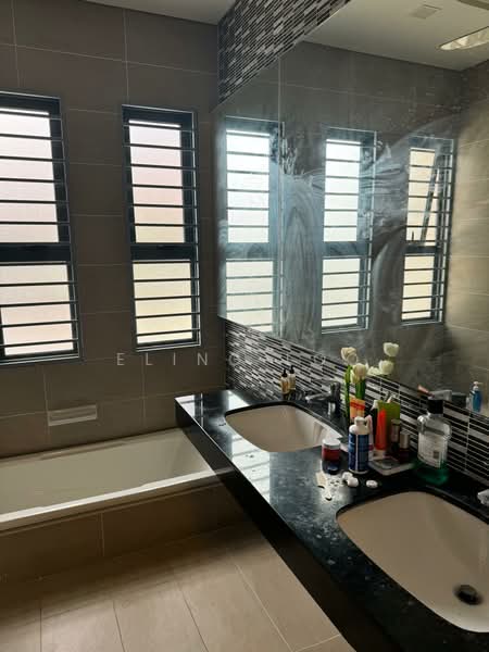 Rumah Teres 3 Tingkat untuk Dijual di Taman Taynton View (Cheras) - Eling Loo - Bathroom - PropertyGuru.com.my