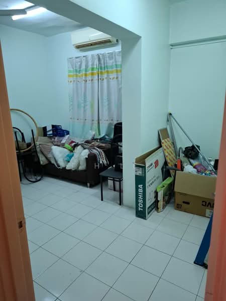 Pangsapuri untuk Dijual di Pelangi Heights - T.H Lee - Living Room - PropertyGuru.com.my