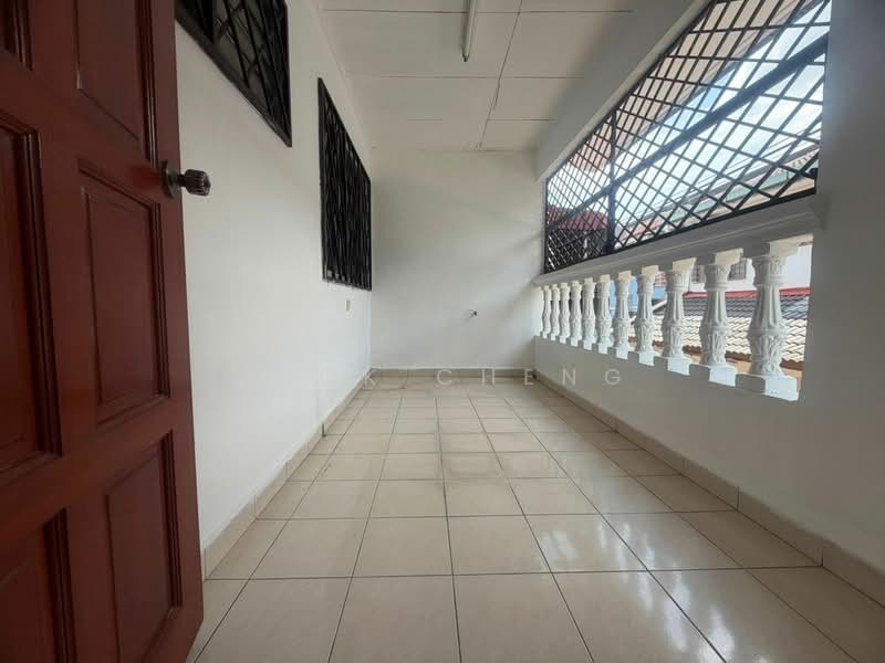 Rumah Teres 2 Tingkat untuk Dijual di Taman Velox (Rawang) - Jack Cheng - Balcony - PropertyGuru.com.my