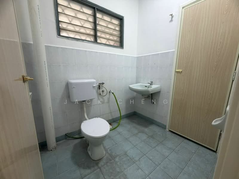 Rumah Teres 2 Tingkat untuk Dijual di Taman Velox (Rawang) - Jack Cheng - Bathroom - PropertyGuru.com.my