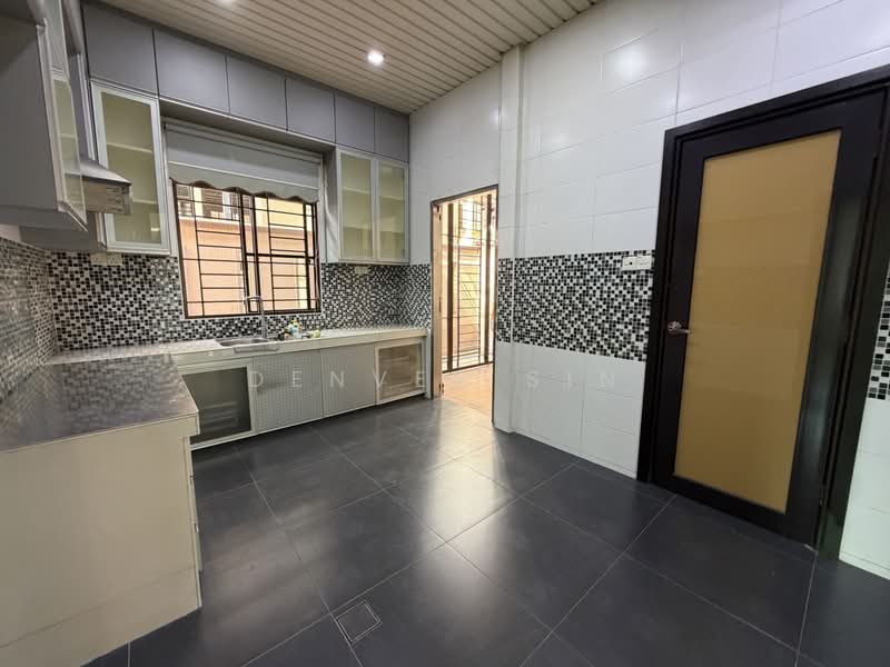 Semi-Detached House for Sale in Bandar Sungai Long (Selangor) - Denver Sin - Kitchen - PropertyGuru.com.my
