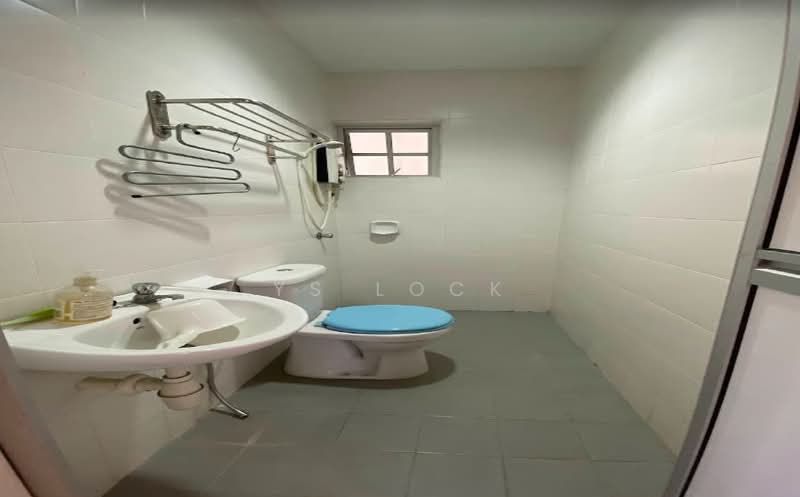 2-storey Terraced House for Rent in Seri Kembangan (Selangor) - YS Lock - Bathroom - PropertyGuru.com.my