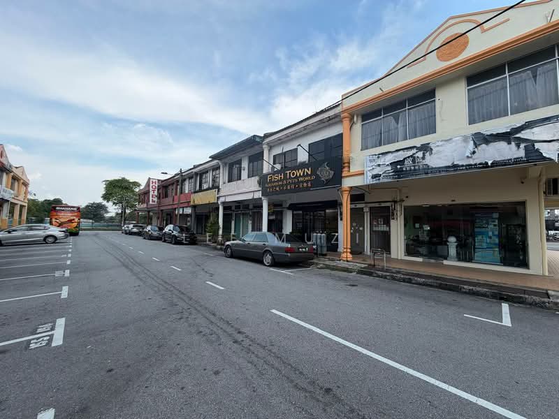 Shop for Sale in Bandar Baru Menglembu (Menglembu) - Lee Muzi - Exterior - PropertyGuru.com.my