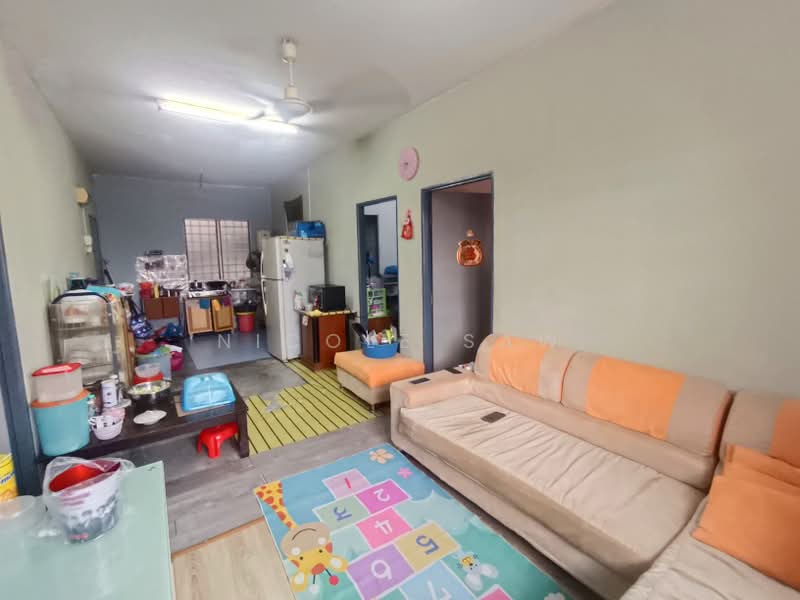 Rumah Flat untuk Dijual di Putri Laksamana - Nicole Saw - Living Room - PropertyGuru.com.my