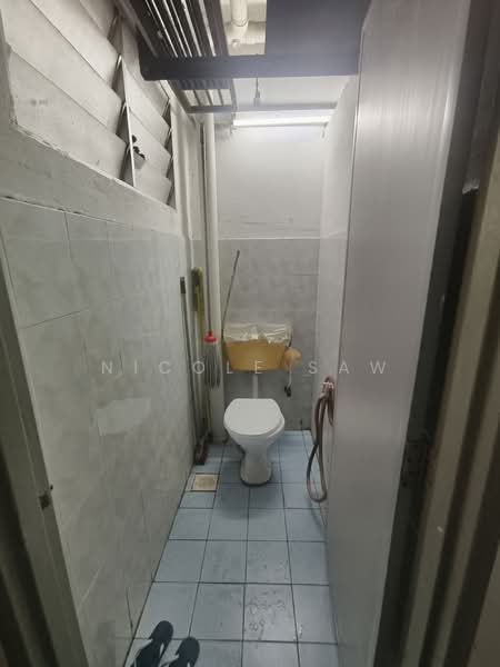Rumah Flat untuk Dijual di Putri Laksamana - Nicole Saw - Bathroom - PropertyGuru.com.my