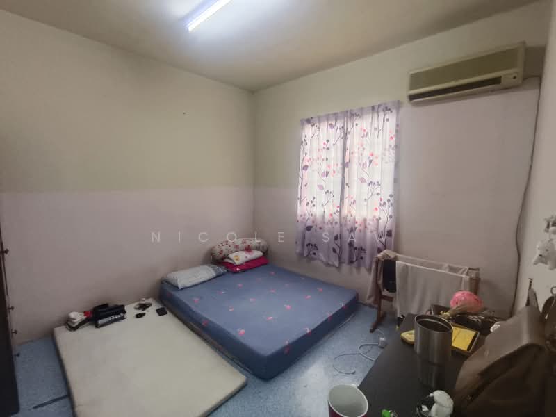 Rumah Flat untuk Dijual di Putri Laksamana - Nicole Saw - Bedroom - PropertyGuru.com.my