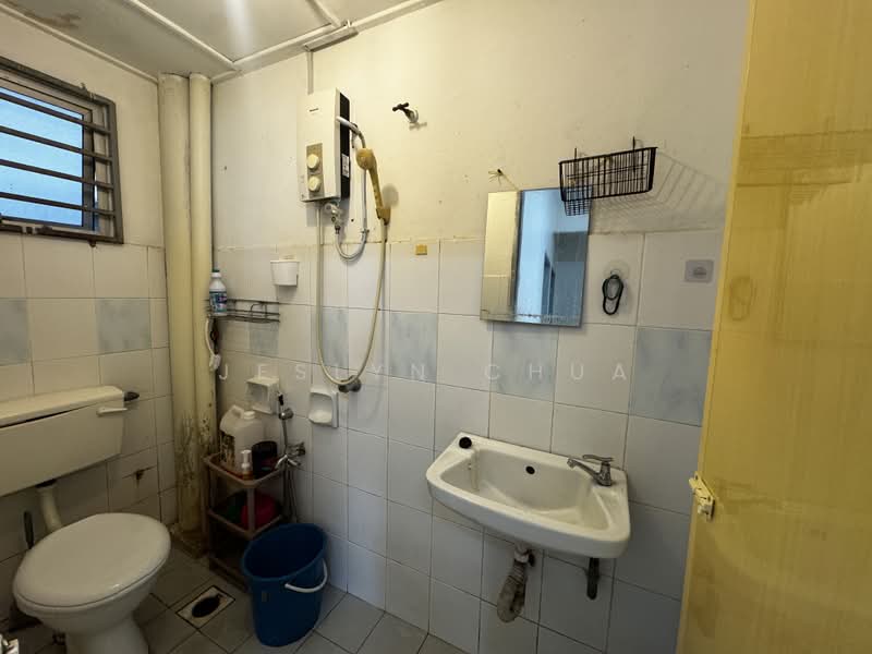Pangsapuri untuk Dijual di Fairville - Jeslyn Chua - Bathroom - PropertyGuru.com.my