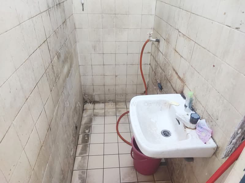 1-storey Terraced House for Sale in Pusing (Perak) - David Wong - Bathroom - PropertyGuru.com.my