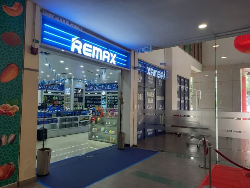 Retail Space for Rent in Seri Kembangan (Selangor) - Anson Hong - Entrance - PropertyGuru.com.my