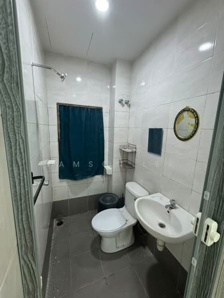 Rumah Bandar untuk Dijual di Taman Bukit Serdang (Seri Kembangan) - Samson Lee - Bathroom - PropertyGuru.com.my