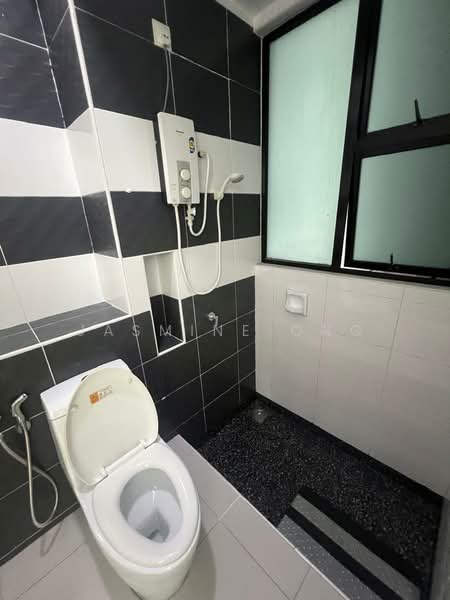 Servis Apartment untuk Disewa di The Sky Executive Suites - Jasmine Ong - Bathroom - PropertyGuru.com.my