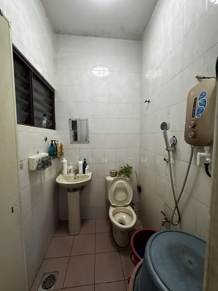 2-storey Terraced House for Sale in Usj 6 (Subang Jaya) - Jeslyn Chua - Bathroom - PropertyGuru.com.my