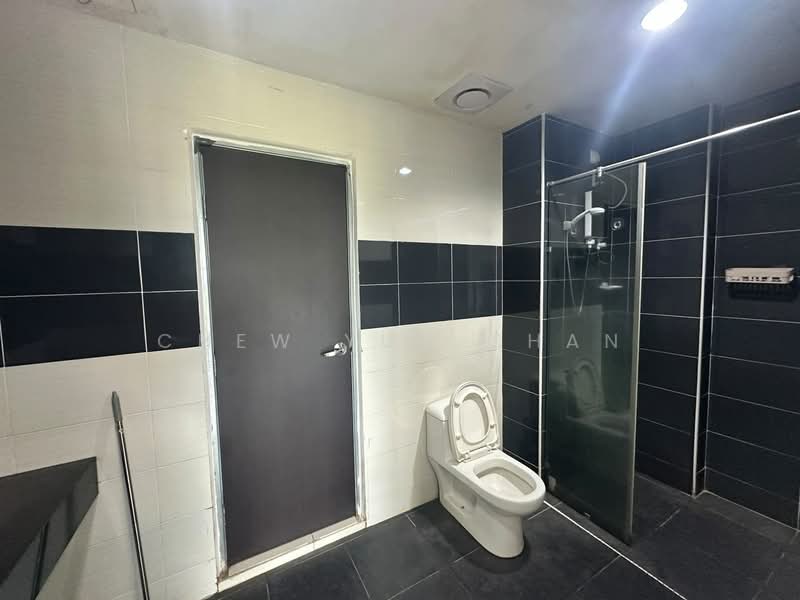 Service Residence for Rent at D'Inspire Residence (Inspira Bestari) - Chew Yun Chan - Bathroom - PropertyGuru.com.my