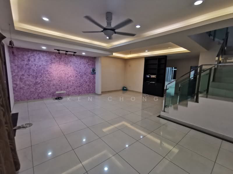 2-storey Terraced House for Sale in Bukit Rahman Putra (Sungai Buloh) - Ken Chong - Living Room - PropertyGuru.com.my
