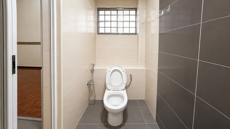 Rumah Flat untuk Dijual di Taman Halaman - JACK YING - Bathroom - PropertyGuru.com.my