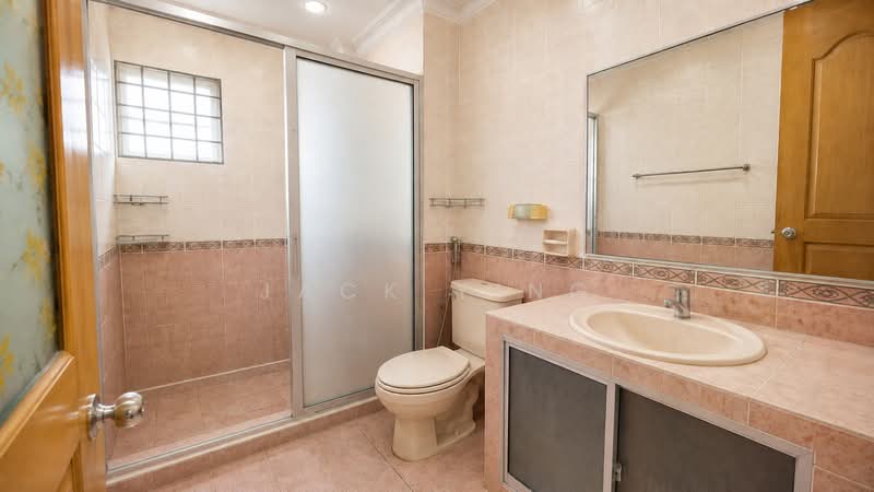 Rumah Flat untuk Dijual di Taman Halaman - JACK YING - Bathroom - PropertyGuru.com.my