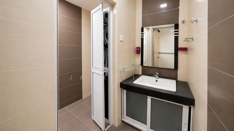 Rumah Flat untuk Dijual di Taman Halaman - JACK YING - Bathroom - PropertyGuru.com.my