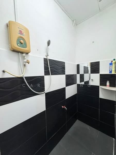 1-storey Terraced House for Rent in Taman Sejahtera (Bukit Mertajam) - Carson Ang - Bathroom - PropertyGuru.com.my