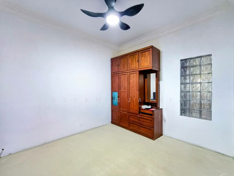 2-storey Terraced House for Rent in Prima Saujana (Kajang) - Irsyam Sjatria - Bedroom - PropertyGuru.com.my