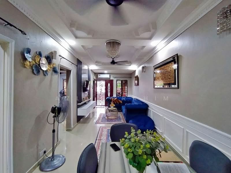 1-storey Terraced House for Sale in Taman Bukit Permai (Ampang) - Azli Ibrahim - Living Room - PropertyGuru.com.my