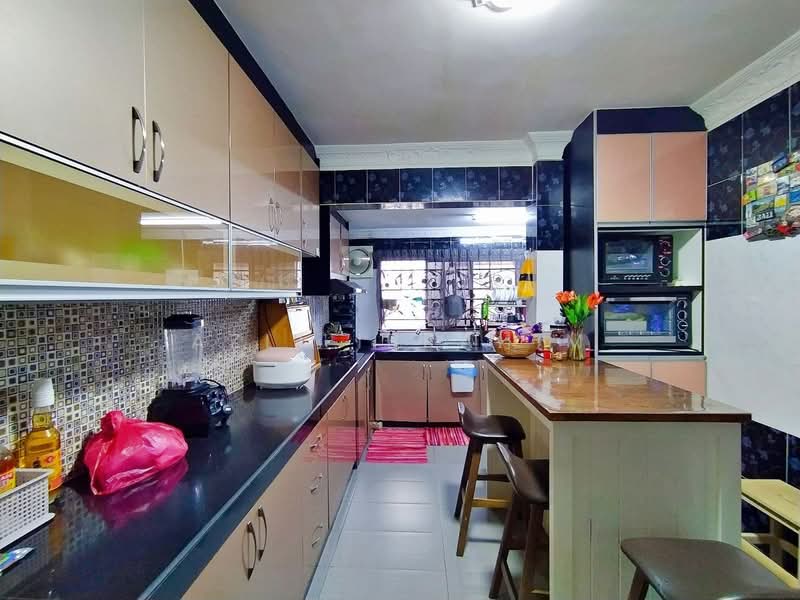 1-storey Terraced House for Sale in Taman Bukit Permai (Ampang) - Azli Ibrahim - Kitchen - PropertyGuru.com.my