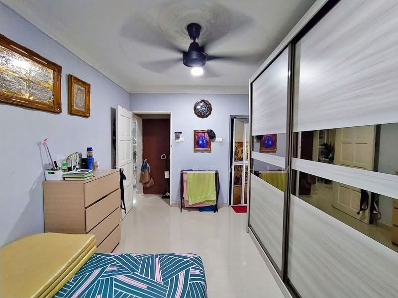1-storey Terraced House for Sale in Taman Bukit Permai (Ampang) - Azli Ibrahim - Bedroom - PropertyGuru.com.my