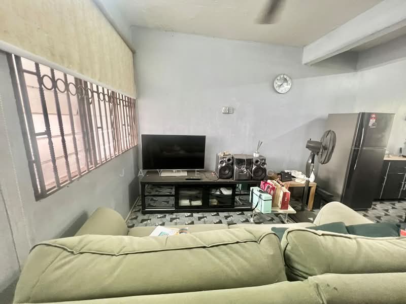 Rumah Teres 2 Tingkat untuk Dijual di Taman Skudai Baru (Skudai) - Jayden Ng - Living Room - PropertyGuru.com.my