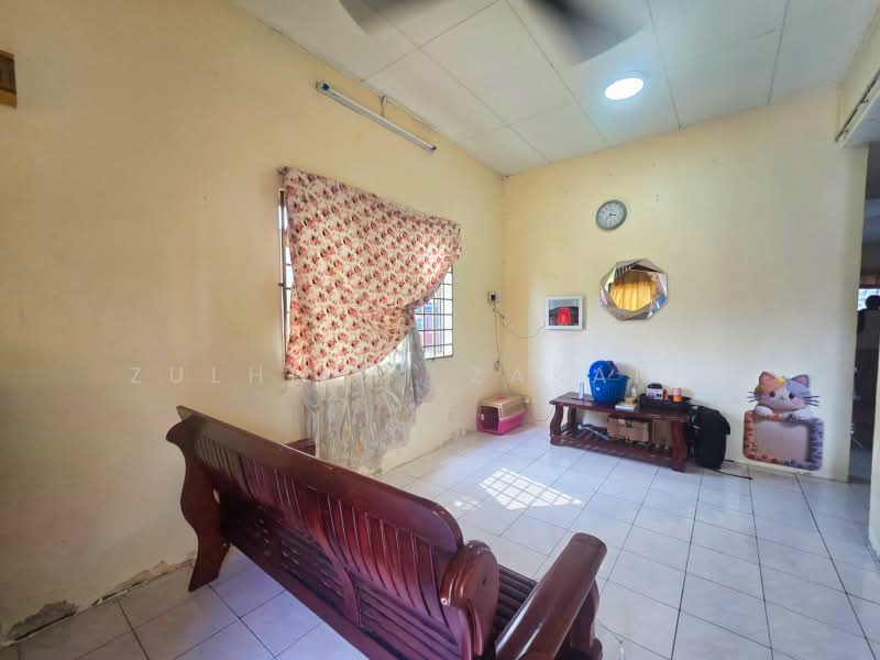 Rumah Teres 1 Tingkat untuk Dijual di Taman Saujana (Kapar) - Zulhilmi Zakaria - Living Room - PropertyGuru.com.my