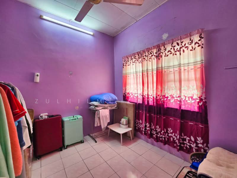 Rumah Teres 1 Tingkat untuk Dijual di Taman Saujana (Kapar) - Zulhilmi Zakaria - Bedroom - PropertyGuru.com.my