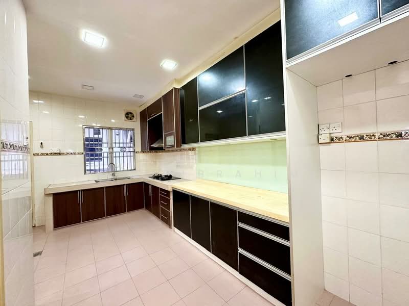 2-storey Terraced House for Sale in Taman Gombak Permai (Batu Caves) - Azli Ibrahim - Kitchen - PropertyGuru.com.my