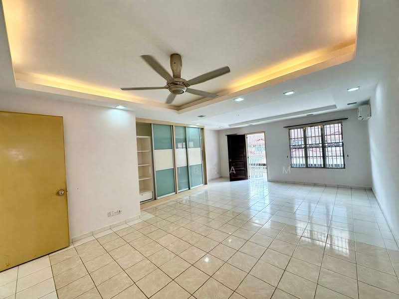 2-storey Terraced House for Sale in Taman Gombak Permai (Batu Caves) - Azli Ibrahim - Living Room - PropertyGuru.com.my