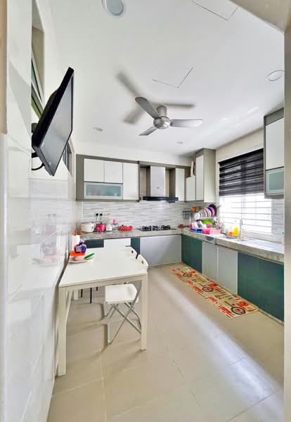 Rumah Teres 3 Tingkat untuk Dijual di Tropicana Heights (Kajang) - Denver Sin - Kitchen - PropertyGuru.com.my