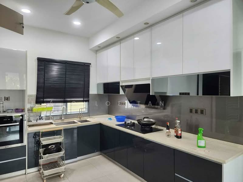 2-storey Terraced House for Sale in Kota Kemuning (Shah Alam) - Chloe Tan - Kitchen - PropertyGuru.com.my