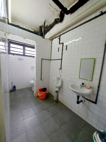 Kedai untuk Disewa di New Pasir Puteh (Ipoh) - Lee Muzi - Bathroom - PropertyGuru.com.my