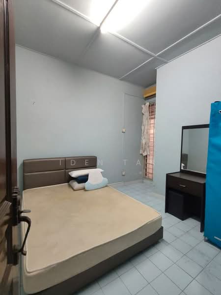 Rumah Teres 1 Tingkat untuk Dijual di Taman Johor Jaya (Johor Bahru) - Iden Tan - Bedroom - PropertyGuru.com.my