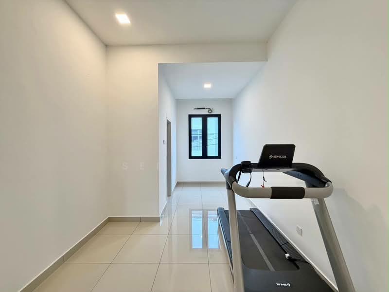 Rumah Teres 2 Tingkat untuk Dijual di Bandar Putra (Kulai) - See Yin . - Corridor - PropertyGuru.com.my
