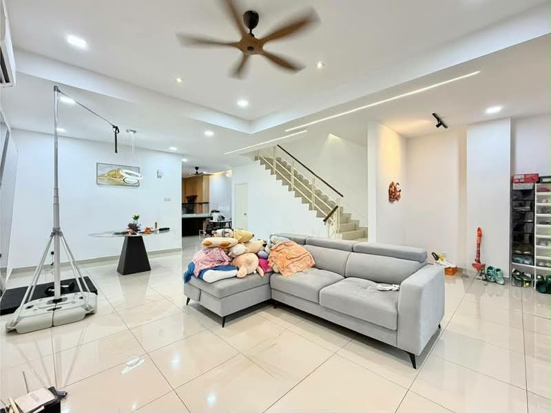 Rumah Teres 2 Tingkat untuk Dijual di Bandar Putra (Kulai) - See Yin . - Living Room - PropertyGuru.com.my