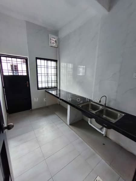 2-storey Terraced House for Rent in Taman Nusa Bestari (Iskandar Puteri (Nusajaya)) - MK Chong - Kitchen - PropertyGuru.com.my