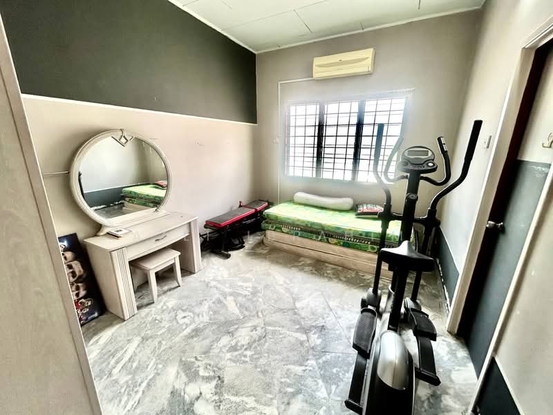Rumah Teres 2 Tingkat untuk Dijual di Taman Desa Mewah (Semenyih) - Azli Ibrahim - Bedroom - PropertyGuru.com.my