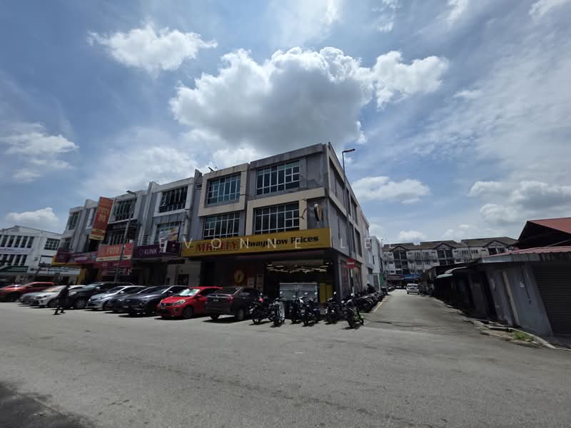 Shop for Sale in Taman Sri Serdang (Seri Kembangan) - Evonne Lee - Exterior - PropertyGuru.com.my