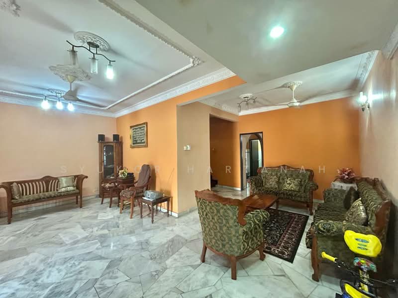 2-storey Terraced House for Sale in Subang Jaya (Selangor) - Syukor Hartanah - Living Room - PropertyGuru.com.my