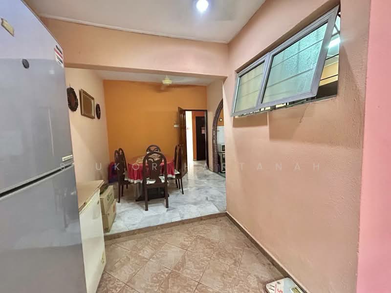 2-storey Terraced House for Sale in Subang Jaya (Selangor) - Syukor Hartanah - Dining Room - PropertyGuru.com.my