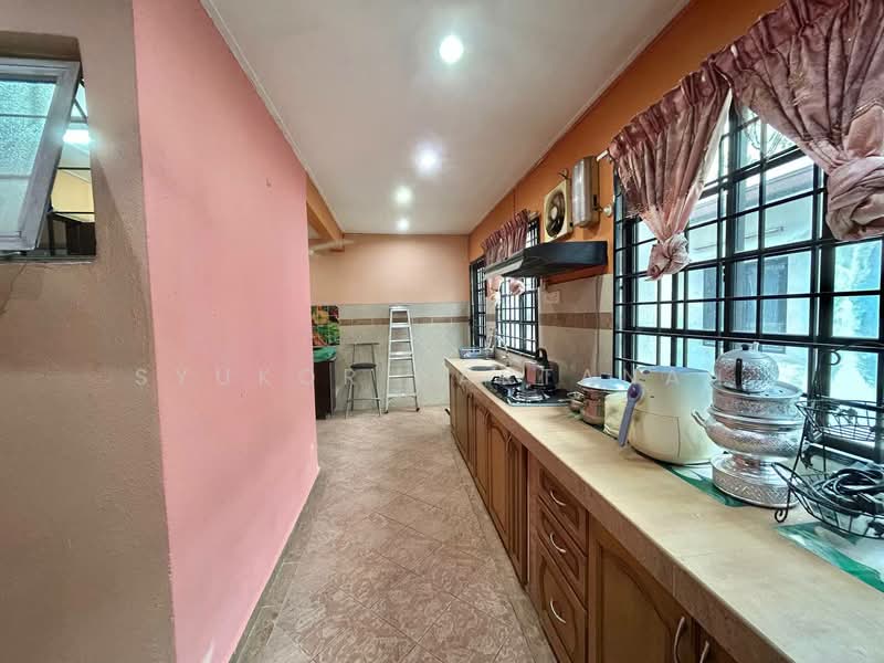 2-storey Terraced House for Sale in Subang Jaya (Selangor) - Syukor Hartanah - Kitchen - PropertyGuru.com.my