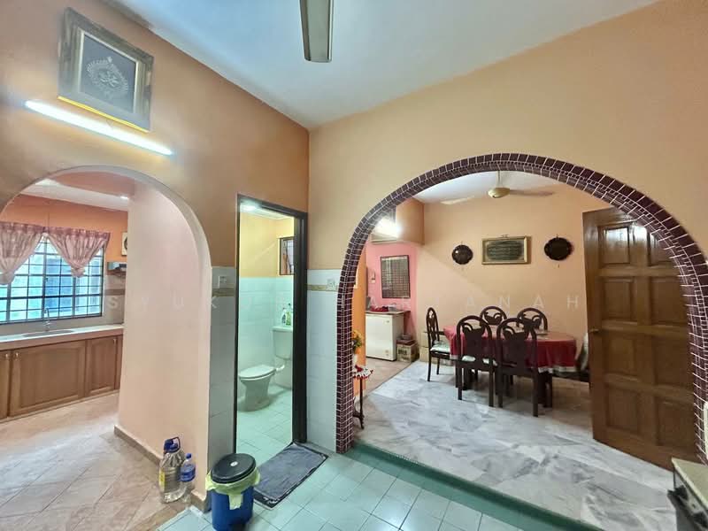 2-storey Terraced House for Sale in Subang Jaya (Selangor) - Syukor Hartanah - Kitchen - PropertyGuru.com.my