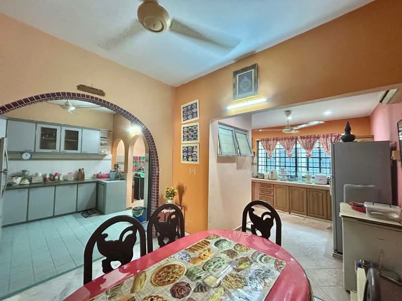 2-storey Terraced House for Sale in Subang Jaya (Selangor) - Syukor Hartanah - Kitchen - PropertyGuru.com.my