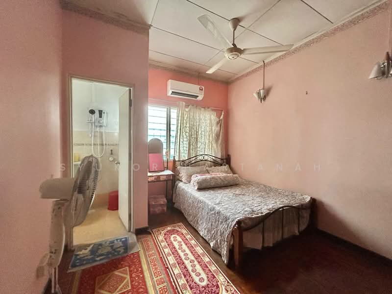 2-storey Terraced House for Sale in Subang Jaya (Selangor) - Syukor Hartanah - Bedroom - PropertyGuru.com.my
