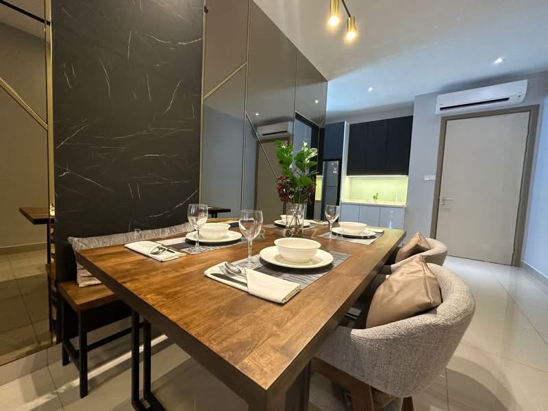 Kondominium untuk Dijual di Eco Peak Residences - Puan Rozana - Dining Room - PropertyGuru.com.my