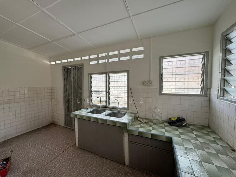2-storey Terraced House for Sale in Ipoh Garden (Ipoh) - Lee Muzi - Kitchen - PropertyGuru.com.my
